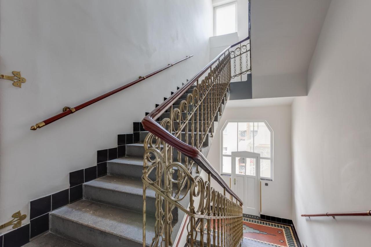 Luxury Riverside Apartments In The Center Of Prag Exteriör bild