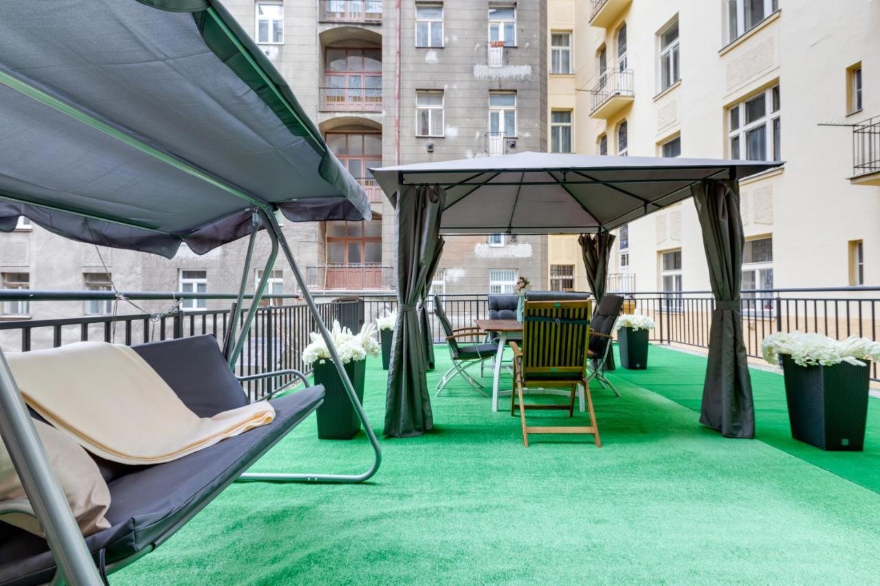 Luxury Riverside Apartments In The Center Of Prag Exteriör bild