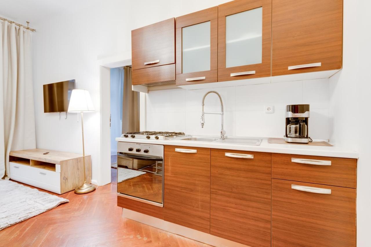 Luxury Riverside Apartments In The Center Of Prag Exteriör bild