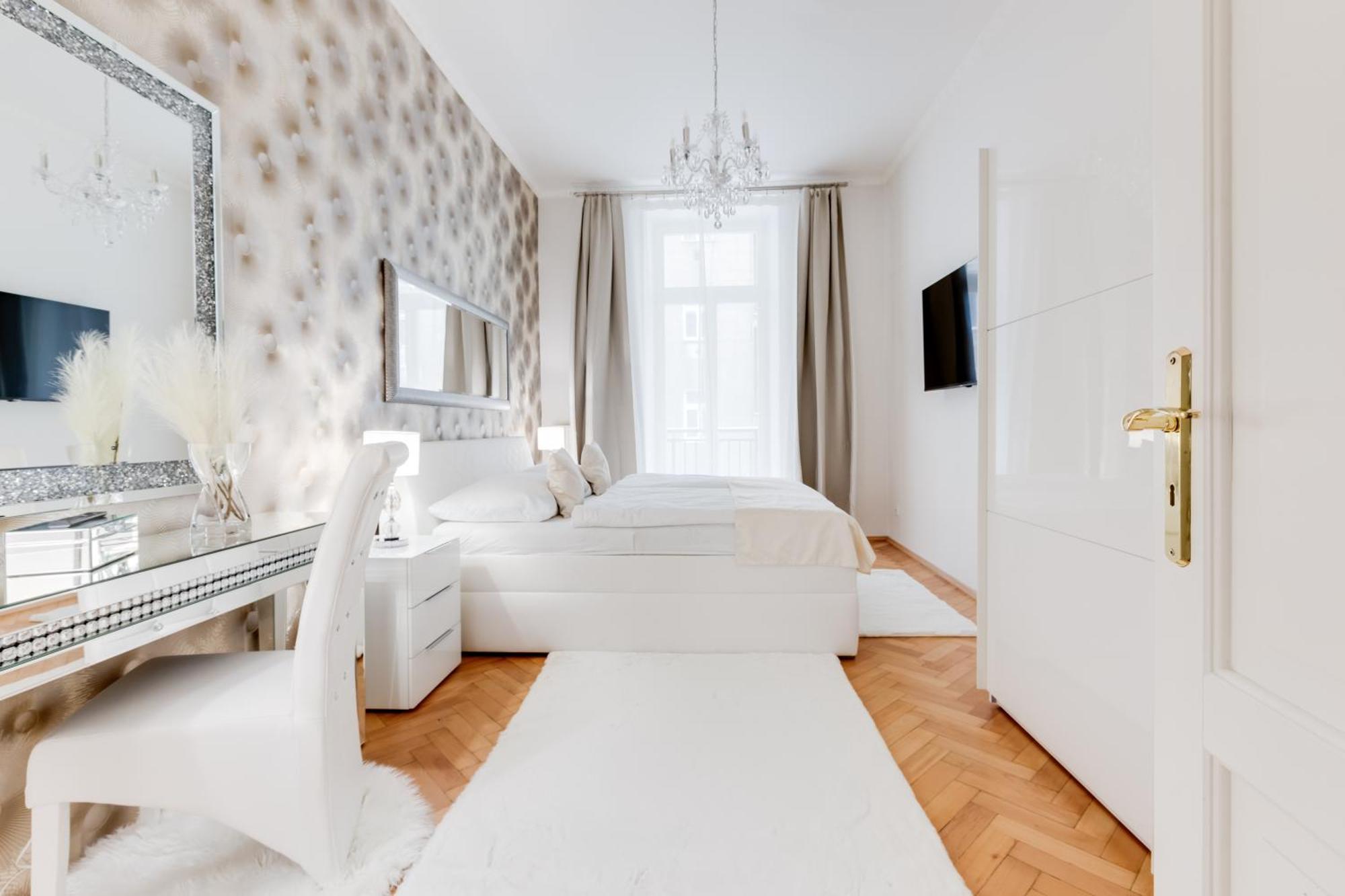 Luxury Riverside Apartments In The Center Of Prag Exteriör bild