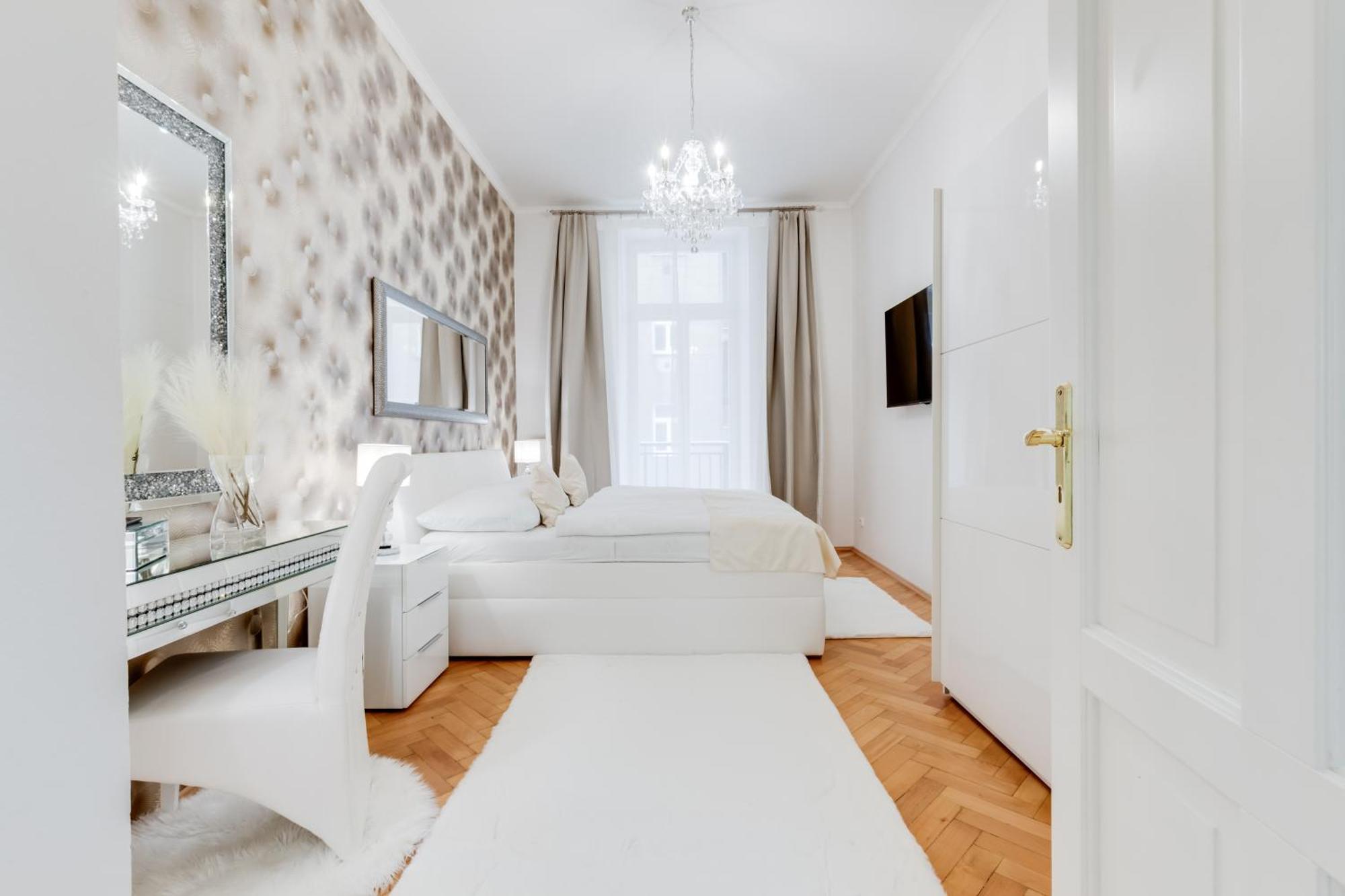Luxury Riverside Apartments In The Center Of Prag Exteriör bild